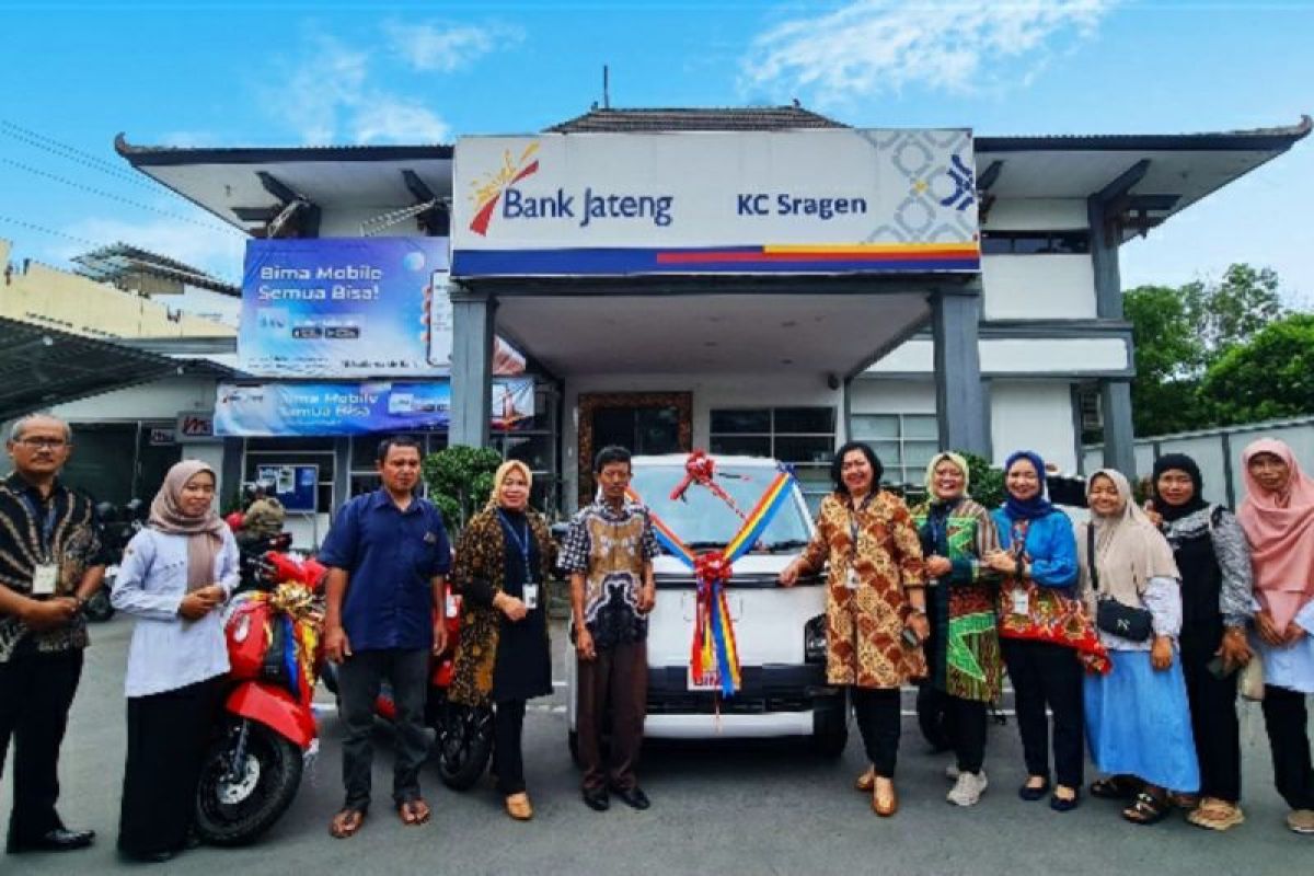 Bank Jateng Sragen serahkan hadiah Tabungan Bima Periode I 2024