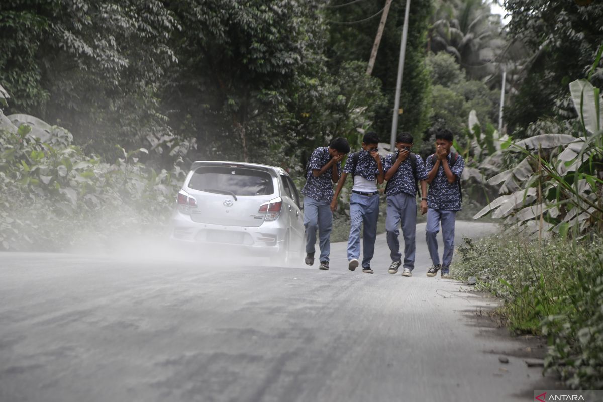 BPBD imbau  warga tingkatkan kewaspadaan menyusul erupsi Gunung Ibu