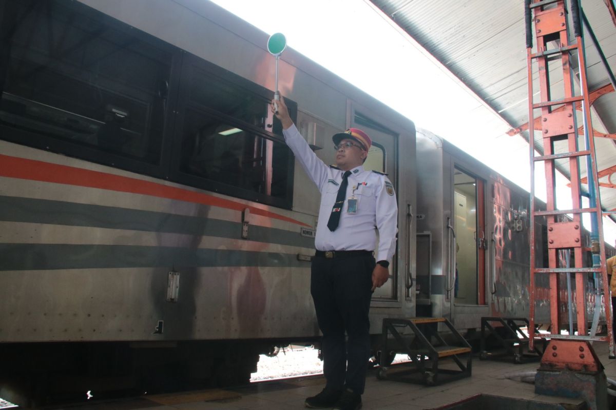 Stasiun Blitar terapkan jadwal perjalanan KA baru per 1 Februari 2025