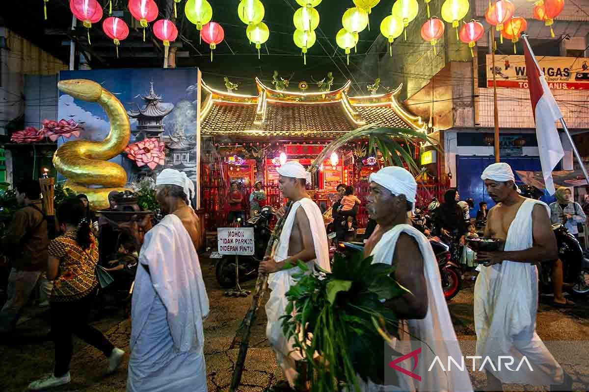 Akulturasi budaya Jawa dan Tionghoa dalam Kirab Tradisi Umbul Mantram