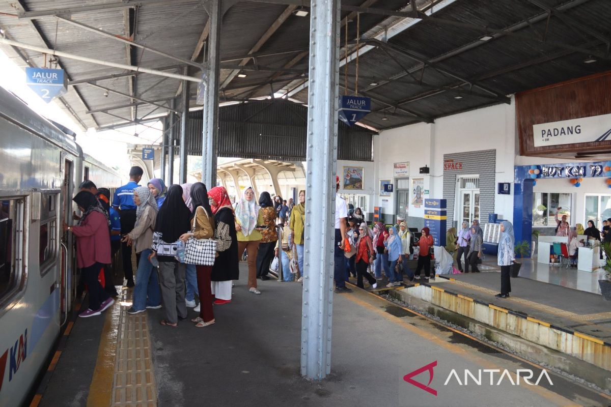 KAI Sumbar tambah frekuensi perjalanan kereta api 1 Februari 2025