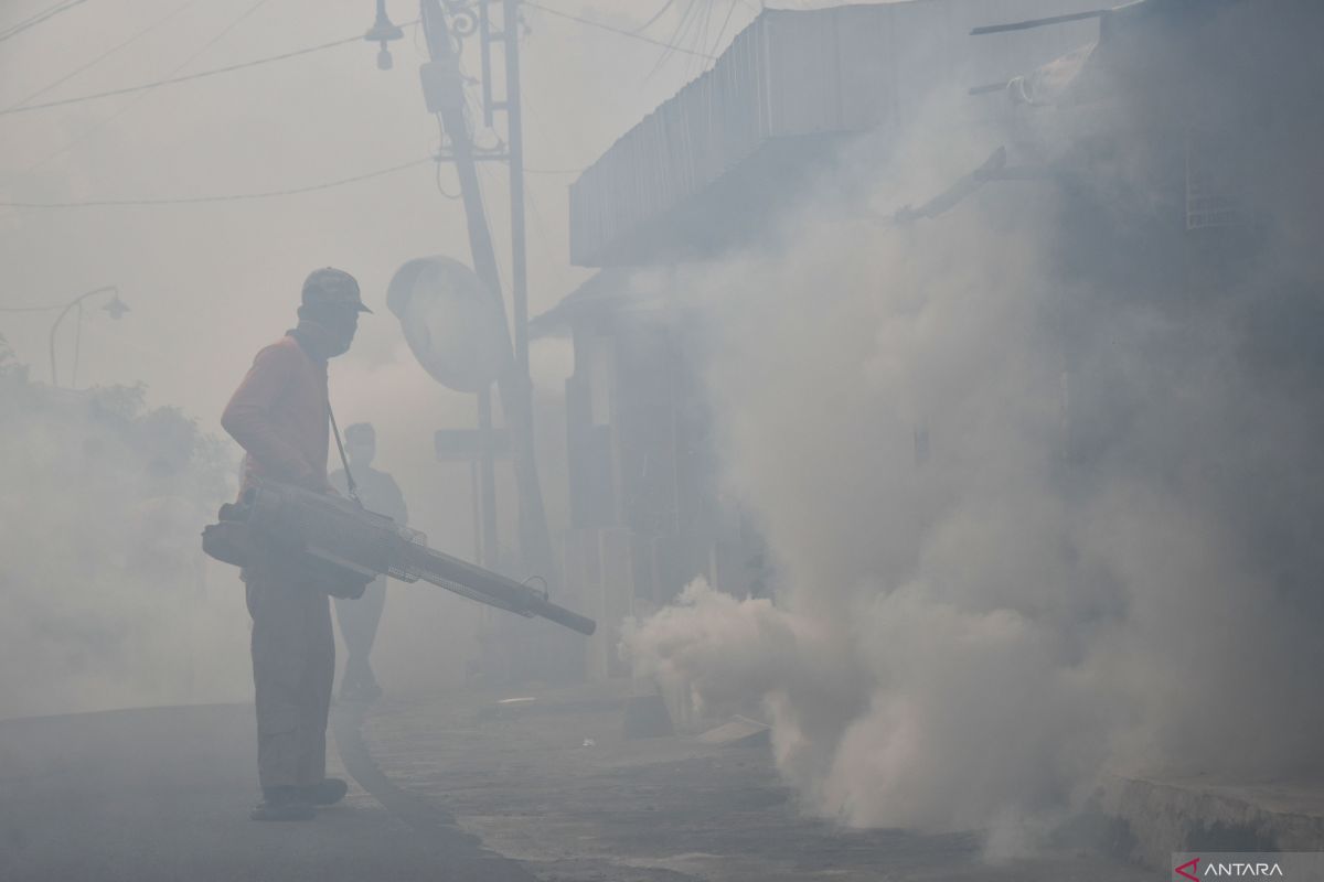 Pengasapan pascakasus DBD di Madiun