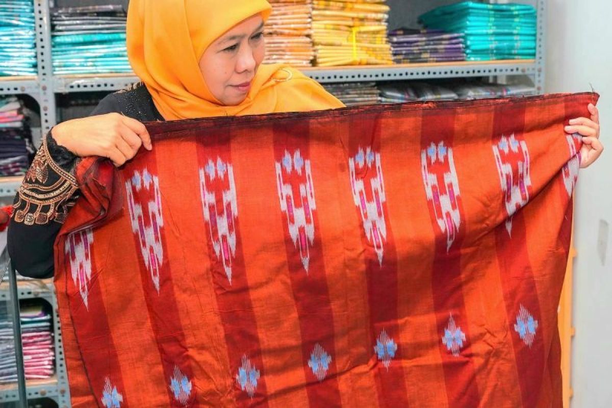 Khofifah kagumi keberlanjutan tenun ikat Parengan Lamongan