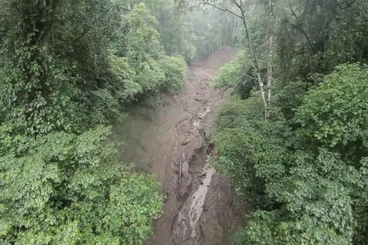 BPBD Jember mitigasi 15 titik longsor di kaki Gunung Raung