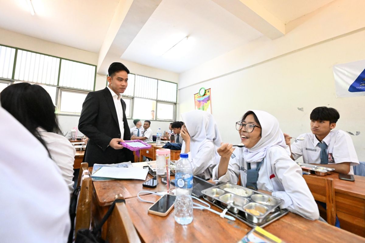 Wapres tinjau pelaksanaan MBG di SMA Negeri 60 Jakarta