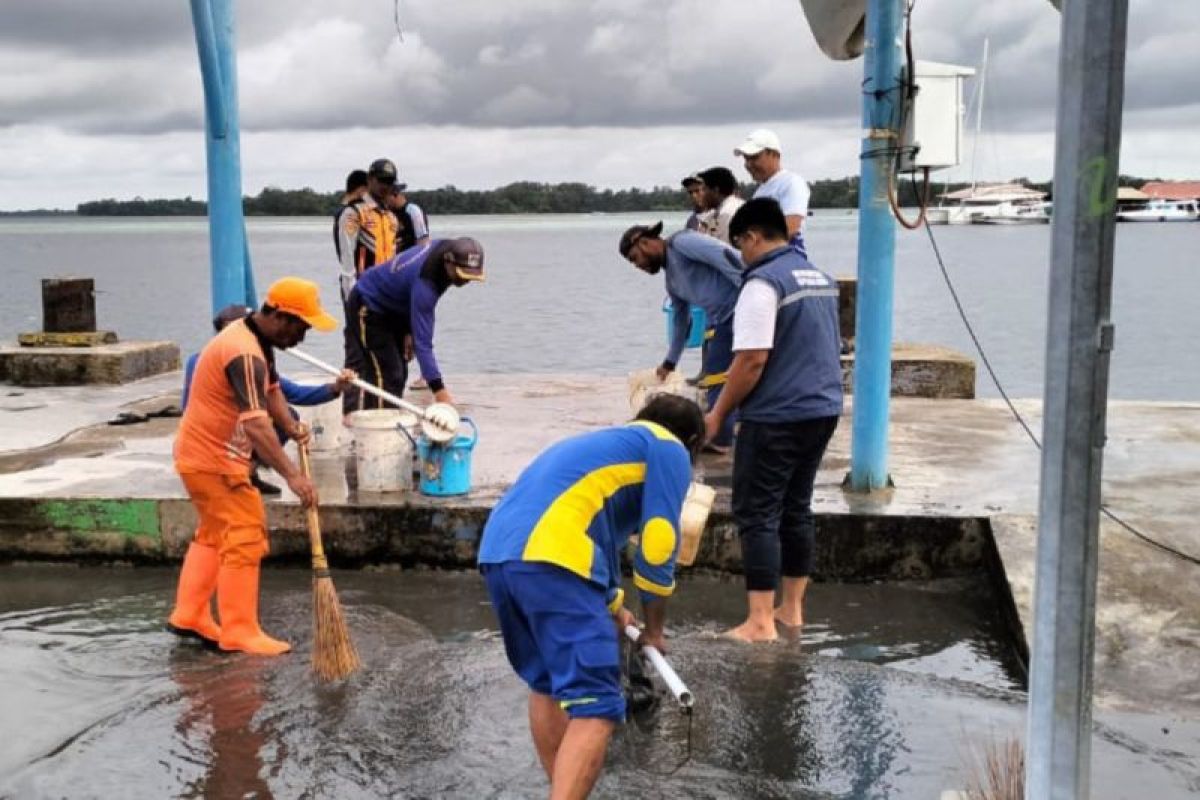 Dermaga Pulau Harapan Kepulauan Seribu terendam banjir