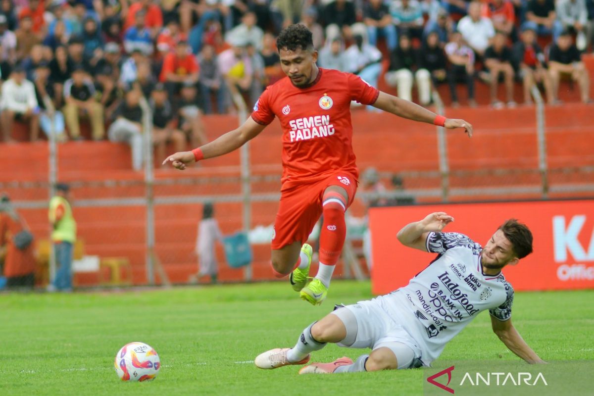 Liga 1: Bali United kalahkan tuan rumah Semen Padang FC dengan skor 5-1