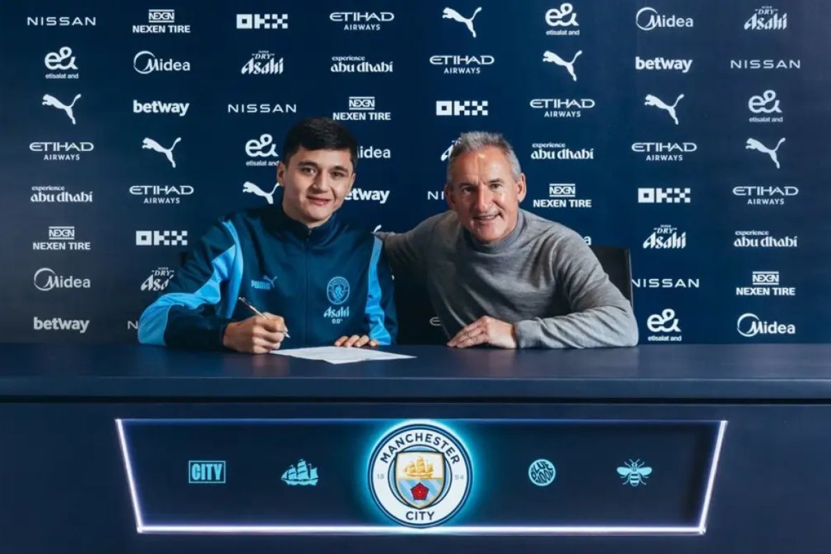 Bek asal Uzbekistan Abdukodir Khusanov resmi gabung Manchester City