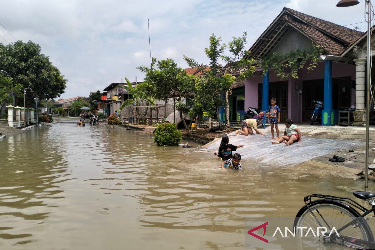 Satu anak meninggal akibat banjir di Sragen