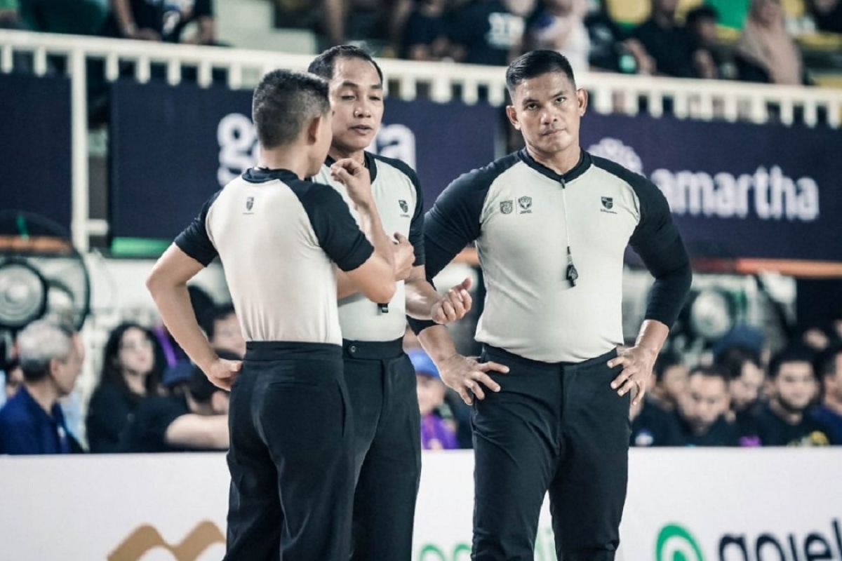 Performa wasit juga dinilai pada kompetisi IBL 2025  