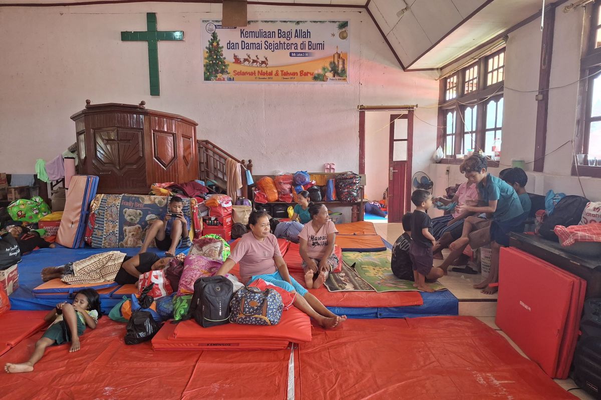 BNPB: Pengungsian erupsi Gunung Ibu diperluas menjadi 12 lokasi