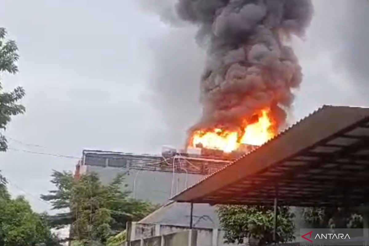 Kebakaran dapur MBG di Setu Cipayung diduga akibat korsleting