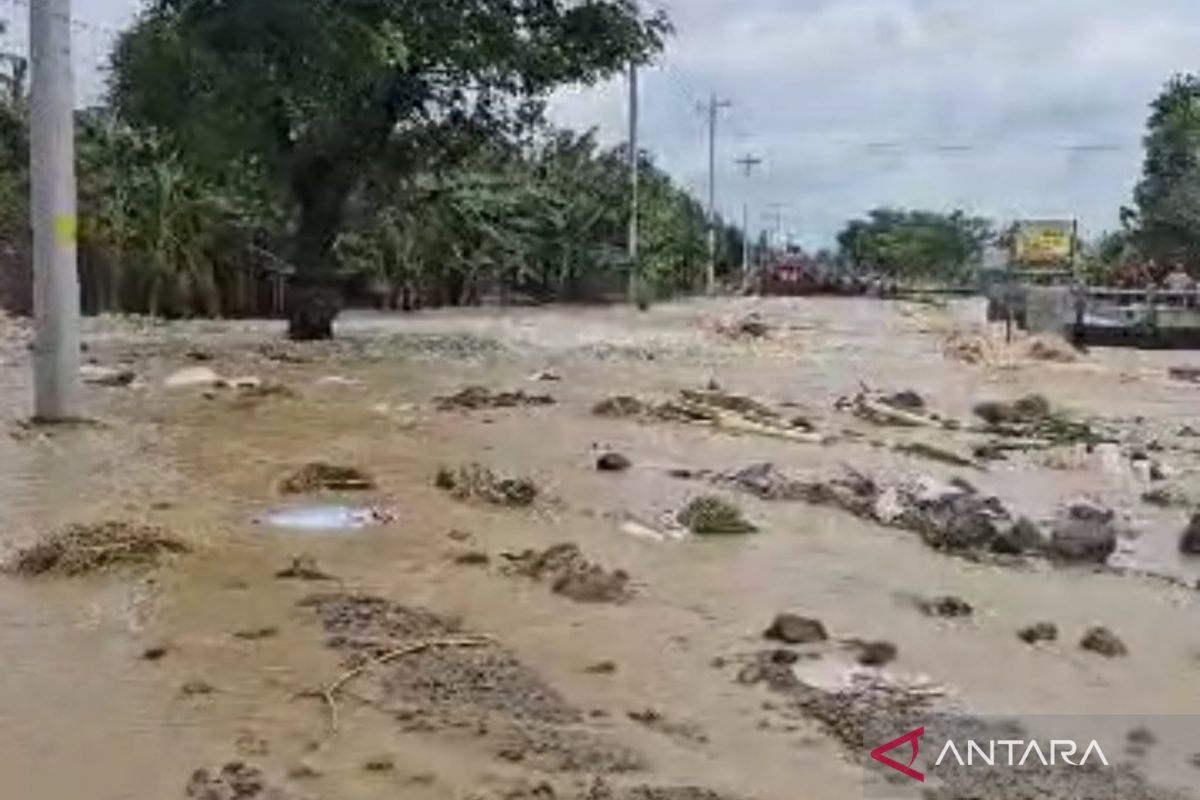 Polisi lakukan rekayasa lalu lintas di Jalur  Semarang-Grobogan