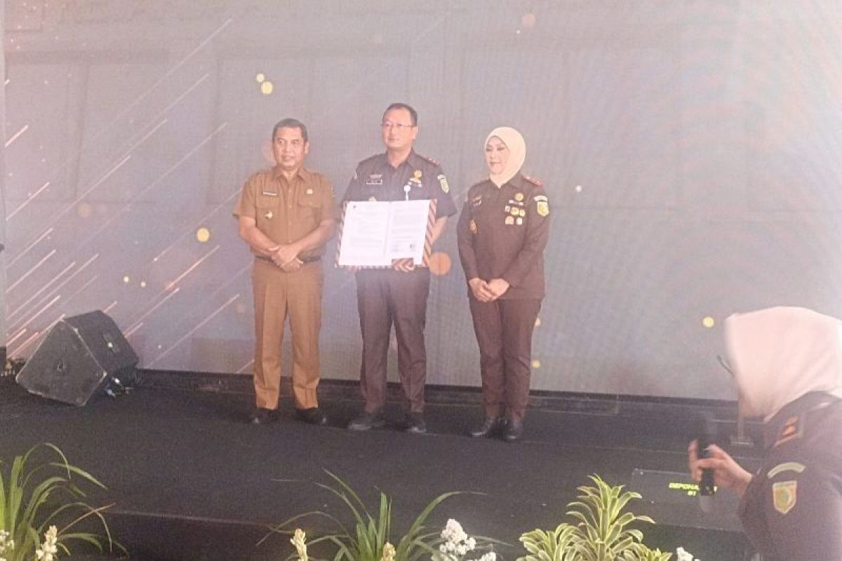 Pj Bupati Tontro apresiasi peresmian gedung PTSP Kejari Kabupaten Madiun