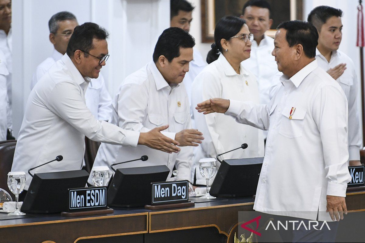 Prabowo tuntut jajaran berhemat, tekankan APBN untuk urusan produktif