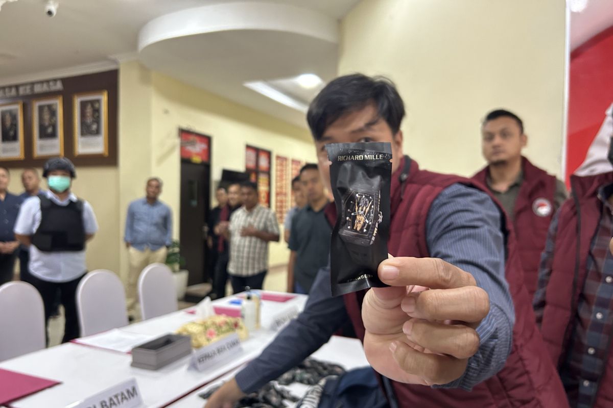 Polda Kepri gagalkan peredaran 170 refill pod mengandung obat keras