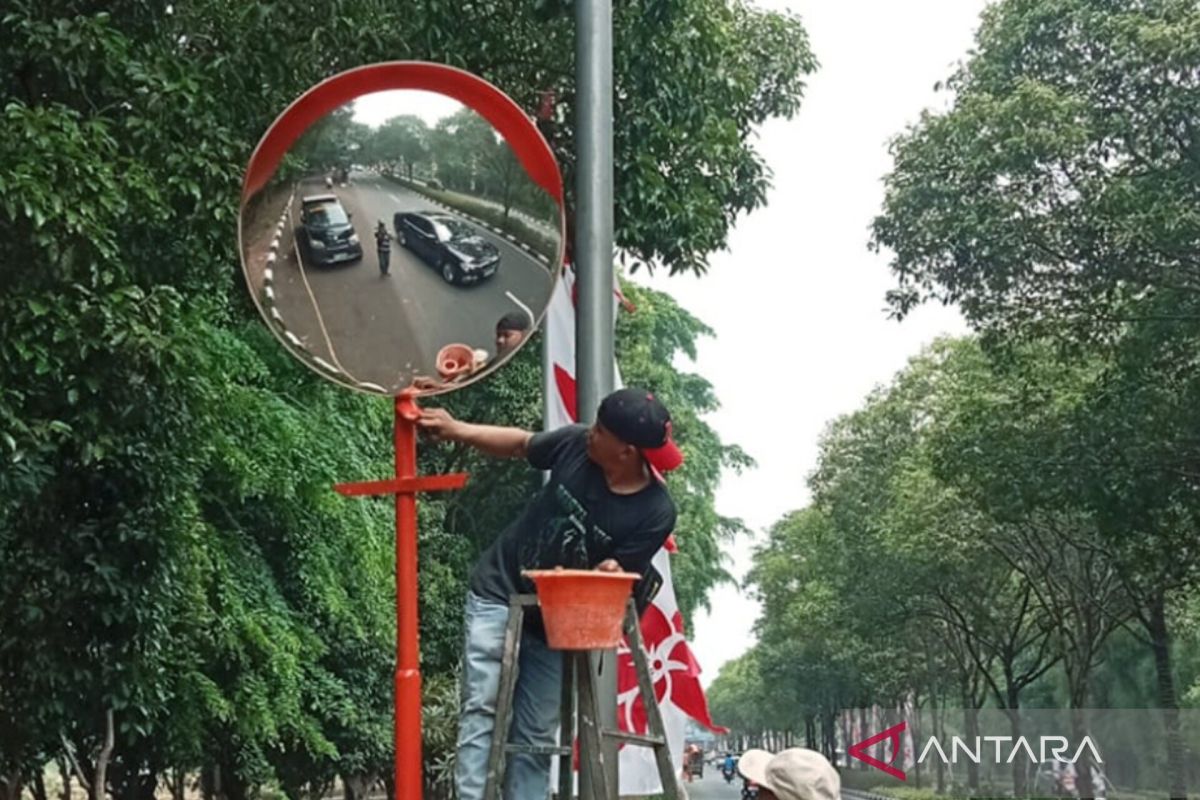 Jaktim pasang 339 cermin cembung untuk cegah kecelakaan lalu lintas