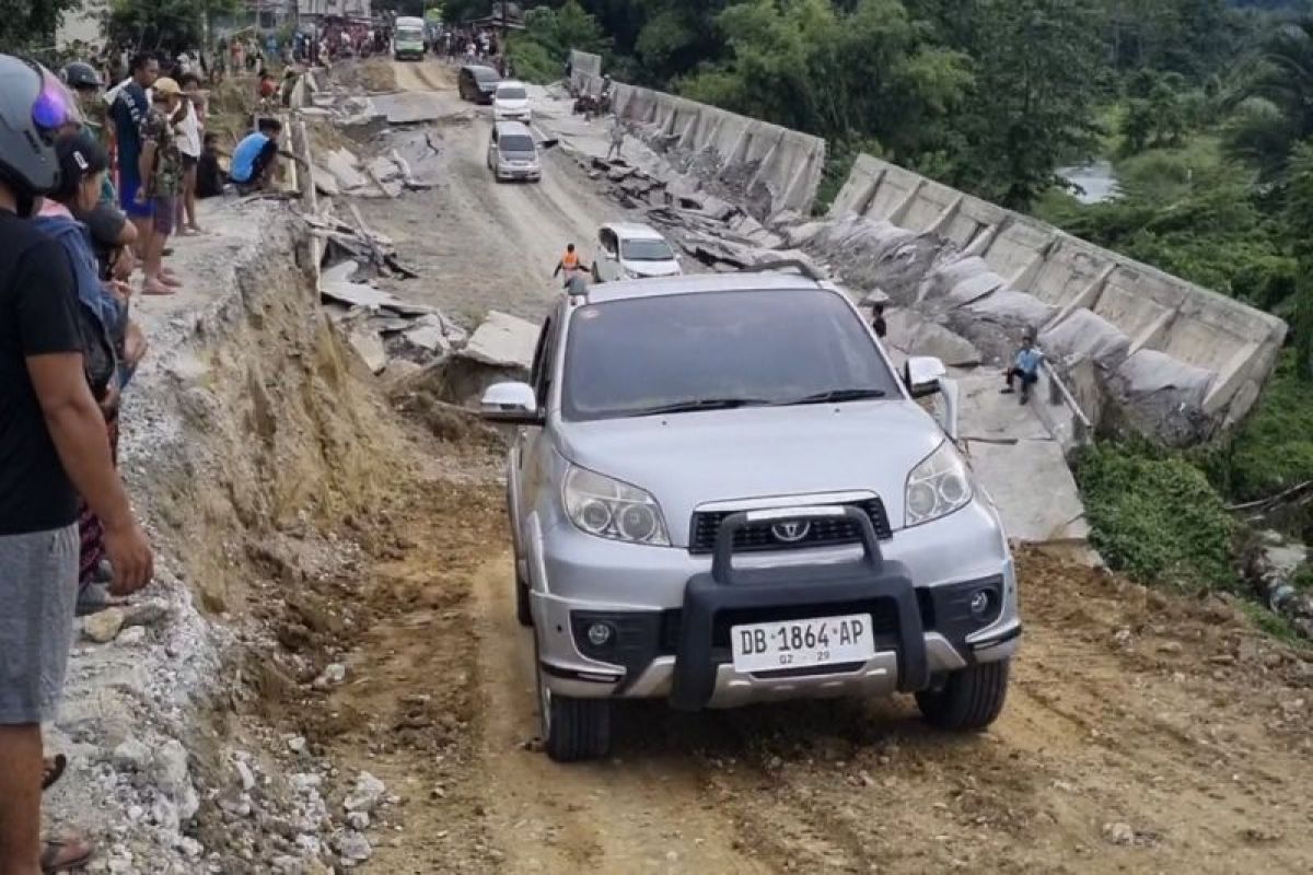 BPJN gerak cepat tangani jalan putus akibat longsor di Poso