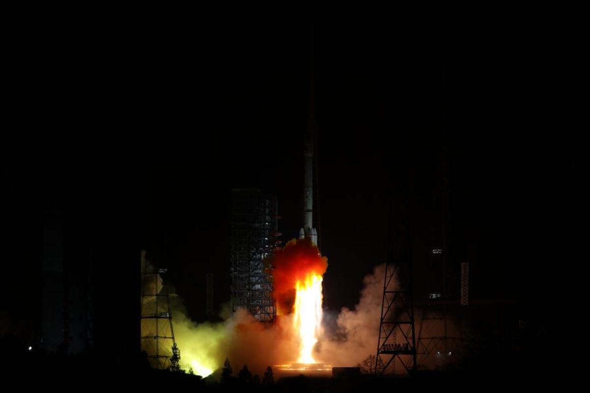 China luncurkan satelit uji coba baru untuk teknologi komunikasi