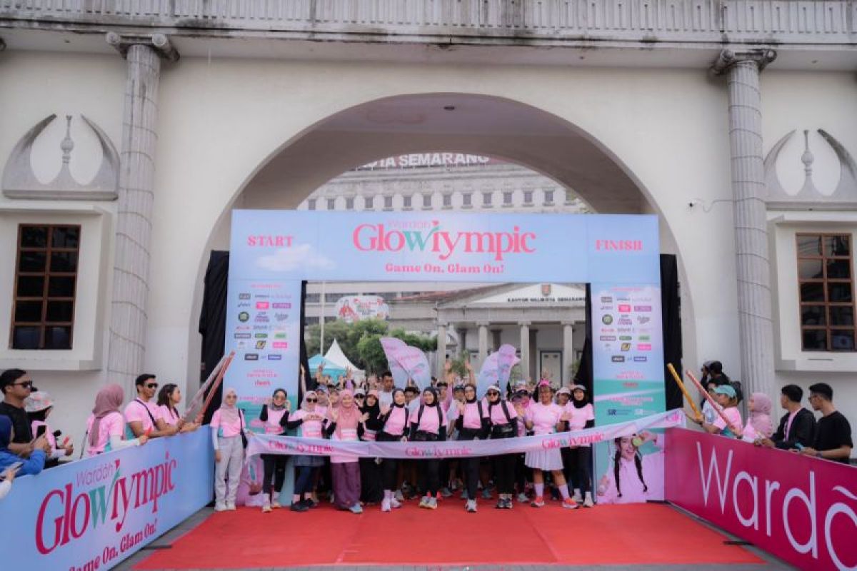 600 perempuan muda meriahkan Glowlympic Fun Run 2025 Semarang