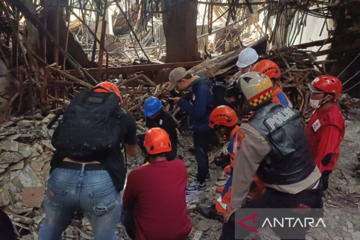 Pencarian korban Glodok Plaza pada hari ini belum membuahkan hasil