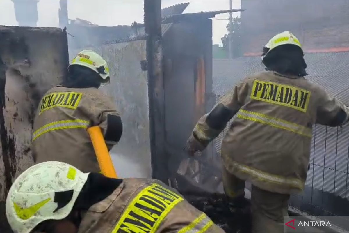 Satu orang tewas akibat kebakaran rumah di Cakung