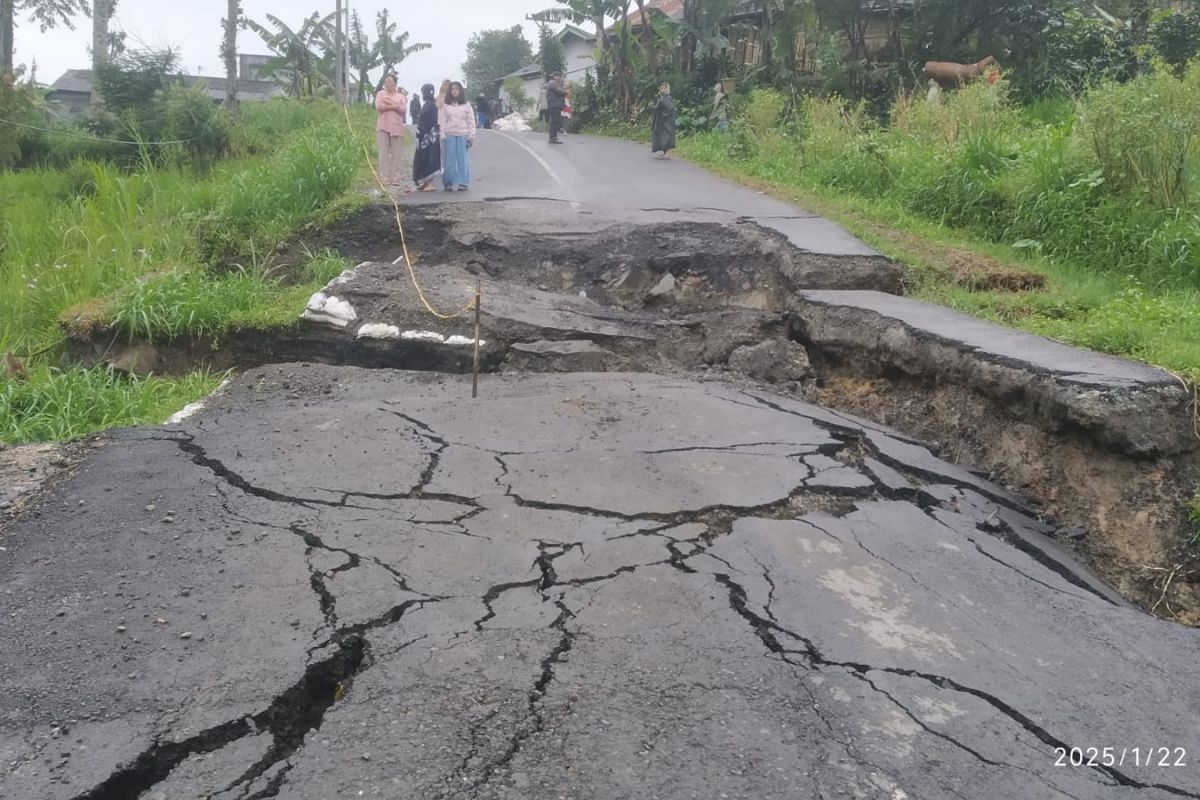 BPBD Banjarnegara  inventarisasi dampak pergerakan tanah di Ratamba