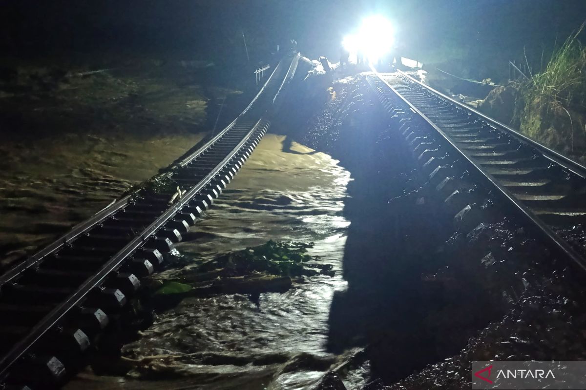 BNPB: Jalur rel Gubug-Karangjati kembali amblas banjir Grobogan