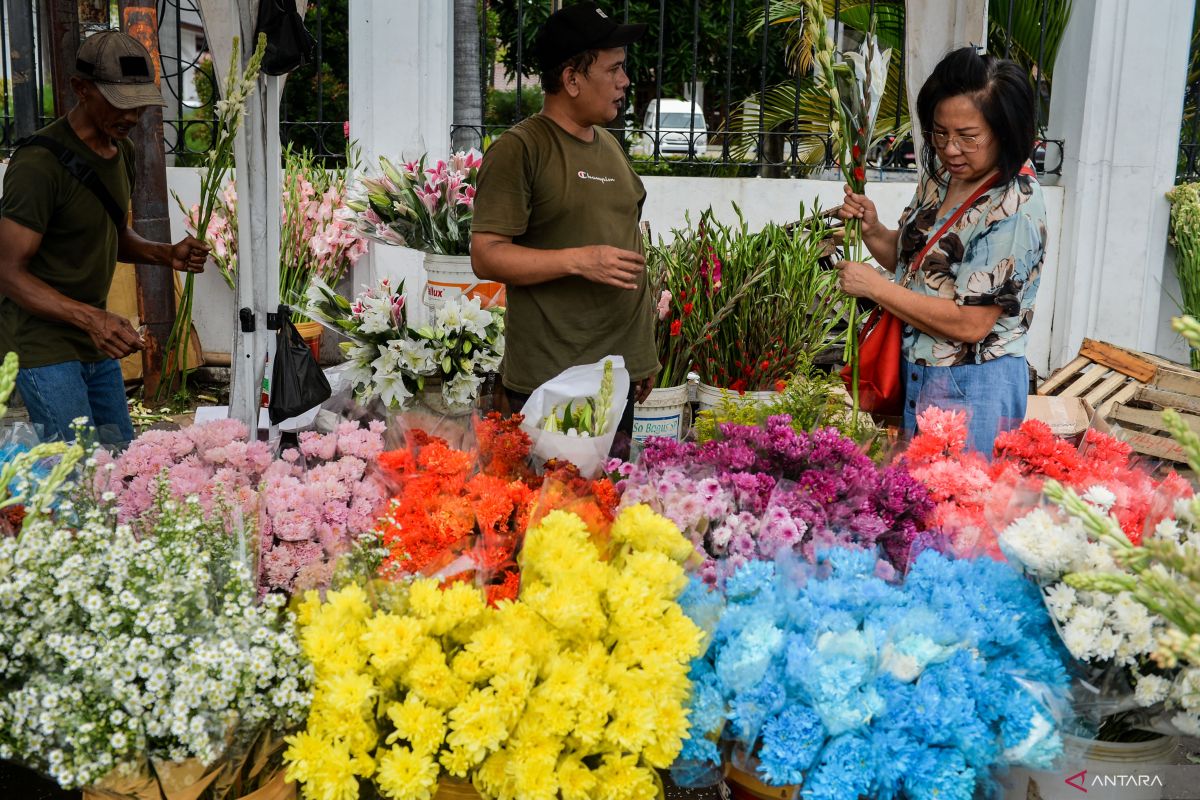 Hari Mawar: Kenali makna dari warna bunga rupawan yang beragam