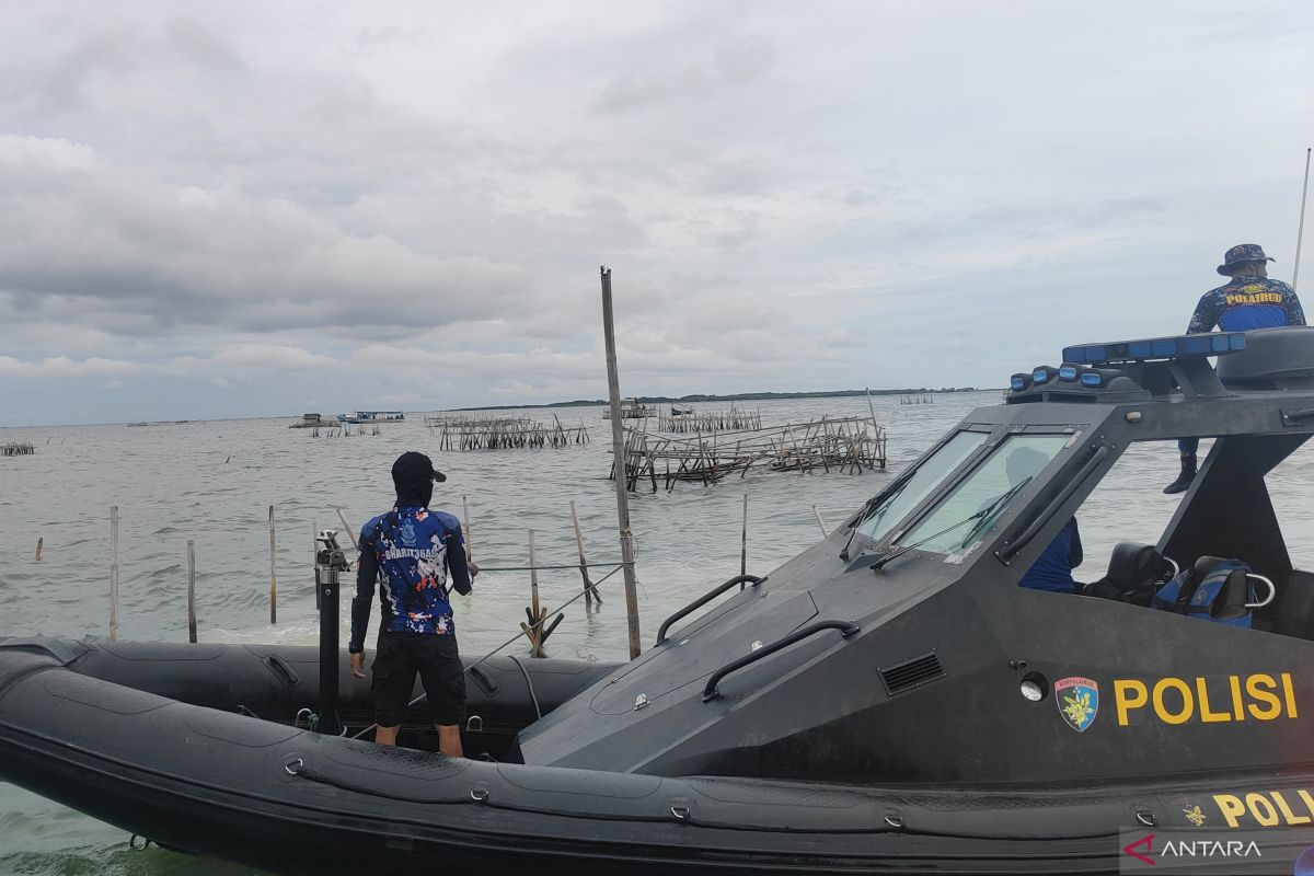 Polda Metro Jaya bongkar pagar laut di perairan Pakuhaji Tangerang