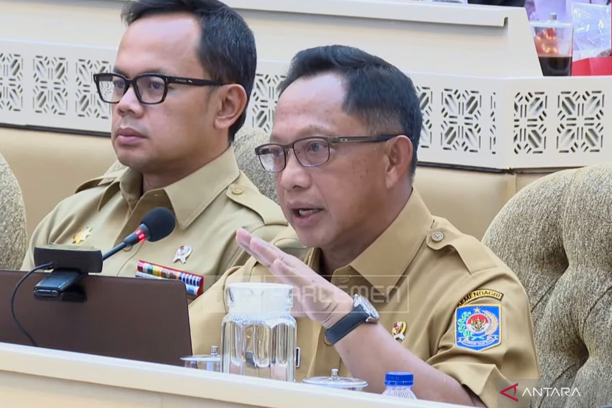 Pemerintah dan DPR sepakat pelantikan kepala daerah digelar serentak