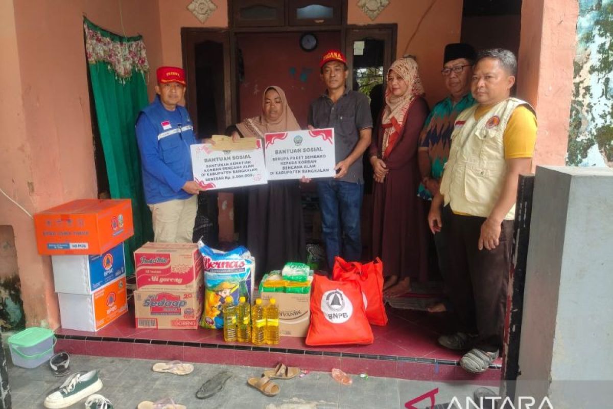 Pemkab Bangkalan santuni nelayan korban perahu tenggelam