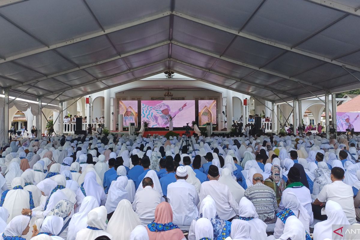 Ada ustad Das'ad  Latif, ribuan warga Kepri hadiri tabligh Isra Miraj