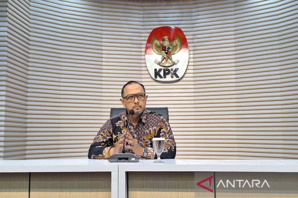 KPK sita tas, jam, dan uang saat geledah rumah politikus Ahmad Ali