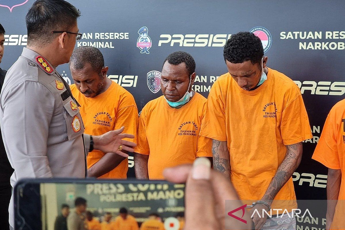 Polisi tangkap tersangka pelaku penembakan Direktur LP3BH Manokwari