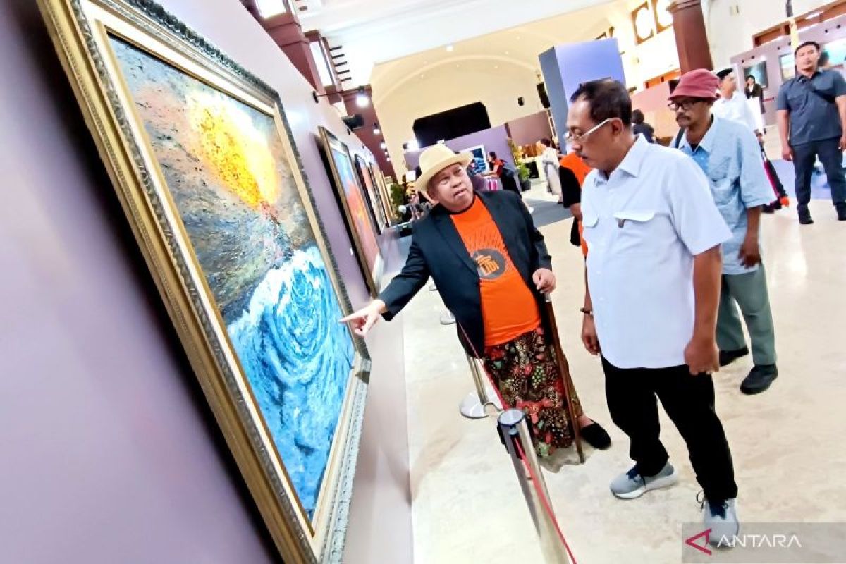 Wakil Wali Kota Surabaya apresiasi pameran lukisan lidi Bambang Tjahjadi