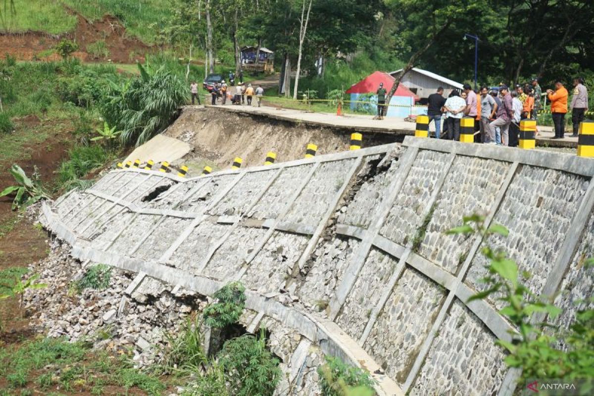 Jatim tolak BTT perbaikan jalan amblas Selingkar Wilis Tulungagung