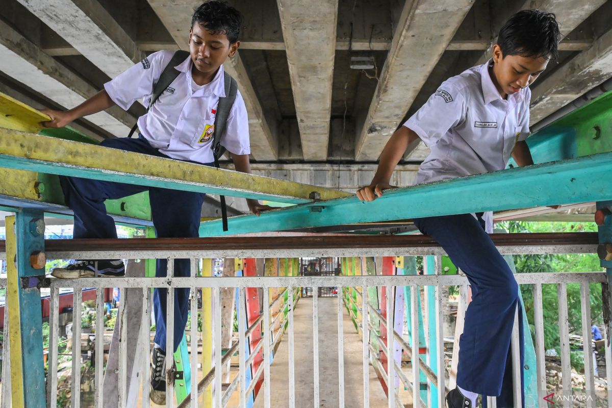 Kerap digunakan tawuran, JPO Jalan Layang Kalibata ditutup