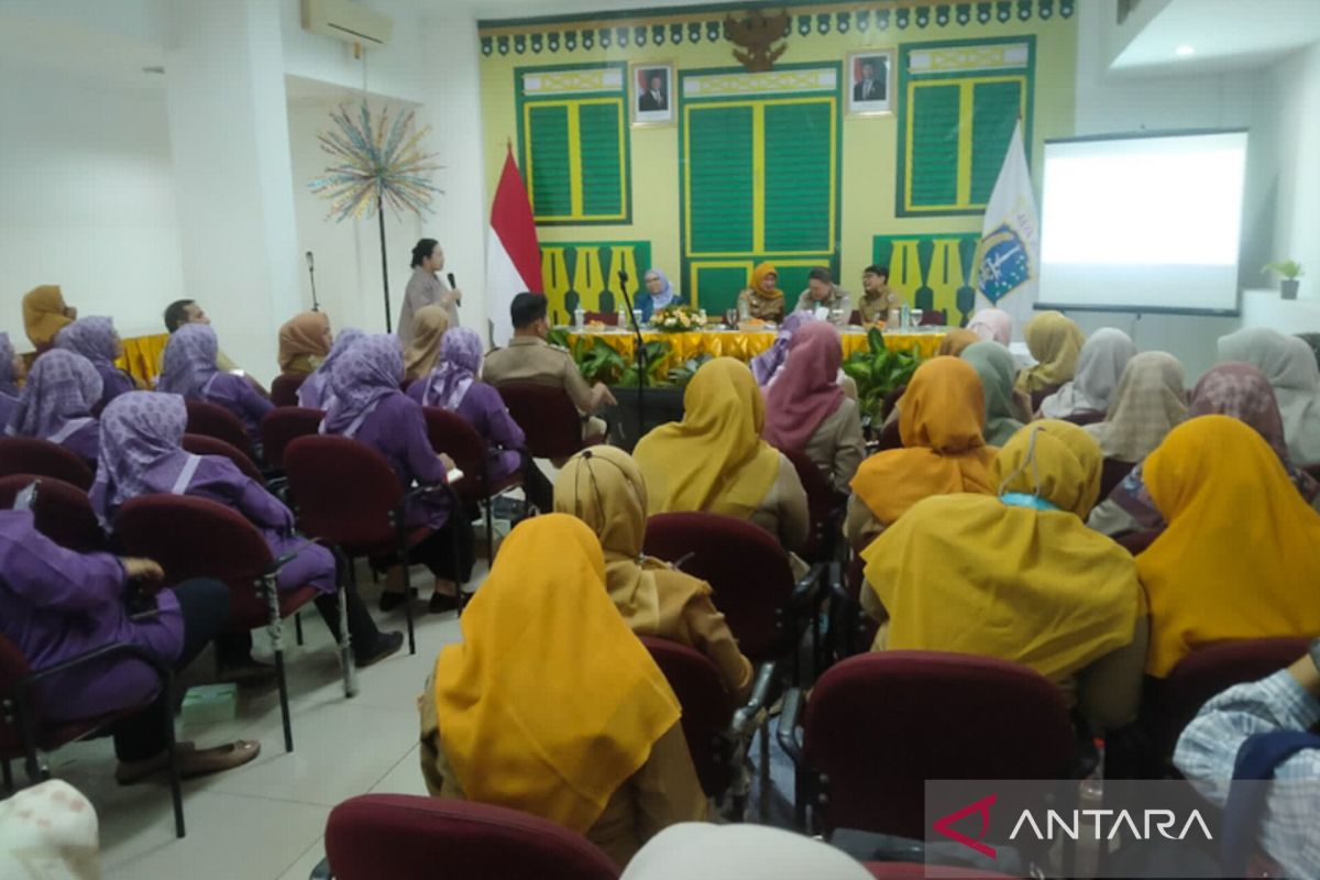 Pemkot Jaktim siap buka sekolah lansia pintar di 65  kelurahan