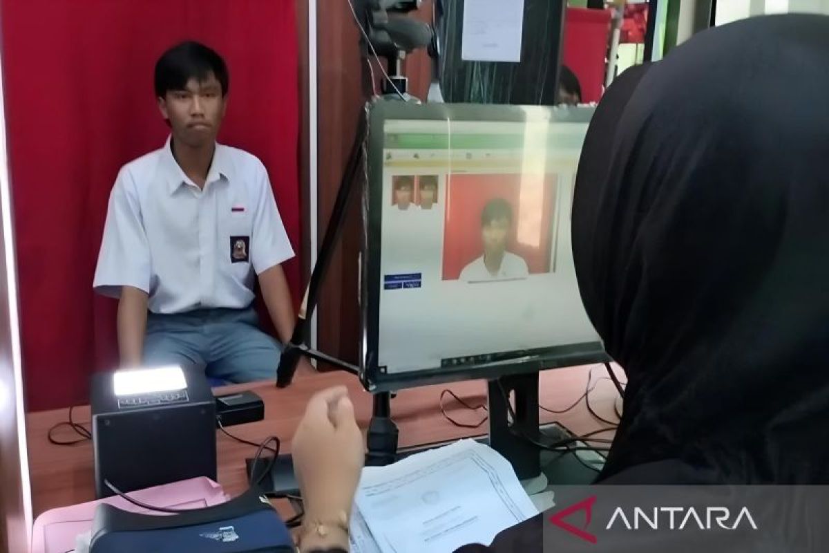 Dispendukcapil Kota Semarang sebut pelayanan cetak KTP-el sudah normal