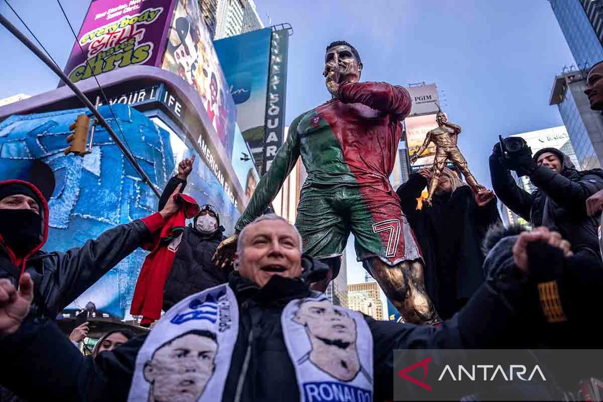 Penggemar rayakan ulang tahun ke- 40 CR7 di Times Square