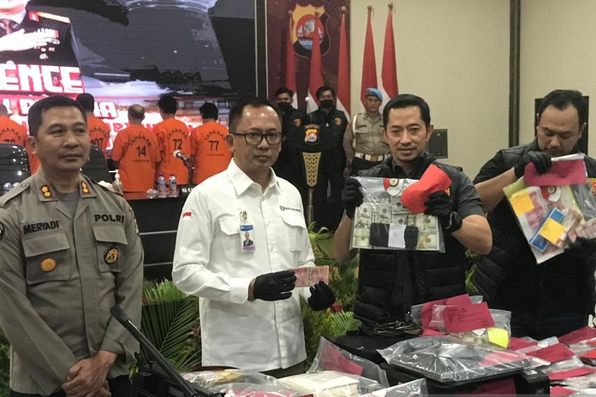 Polda Banten tangkap 14 orang pengedar uang palsu lintas provinsi