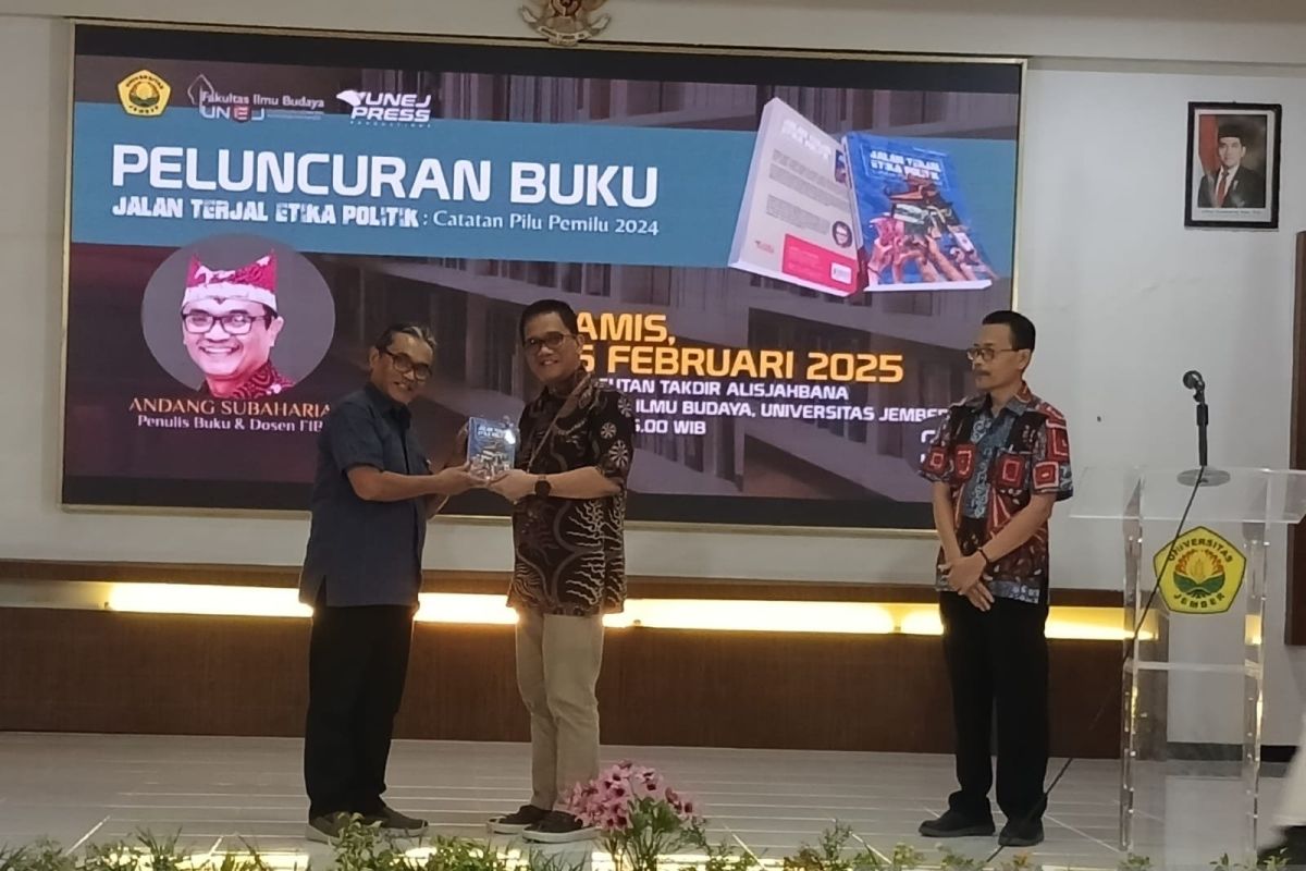 Ketua Senat Unej luncurkan buku 