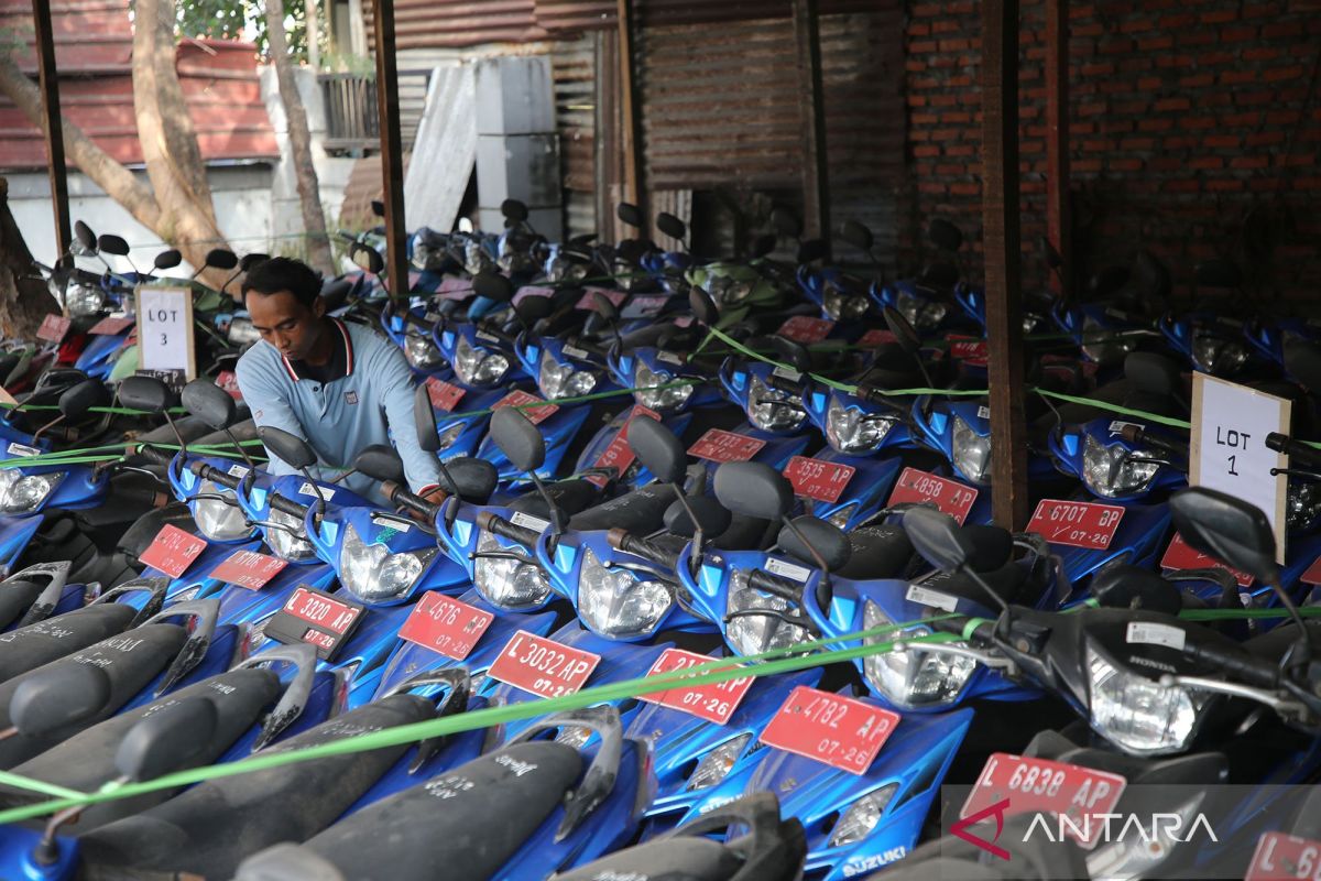 Pemkot Surabaya buka lelang 74 kendaraan eks kepala dinas