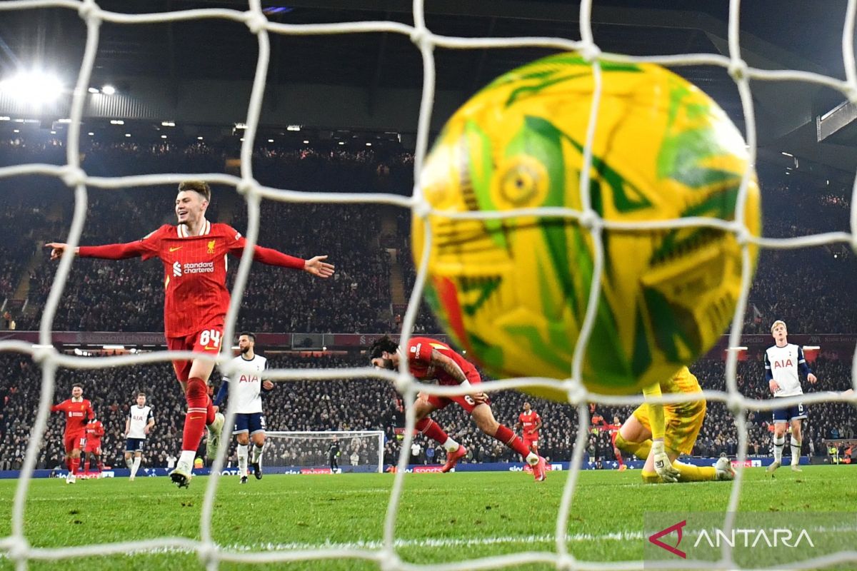 Liverpool melaju ke final Piala Liga usai bungkam Tottenham 4-0