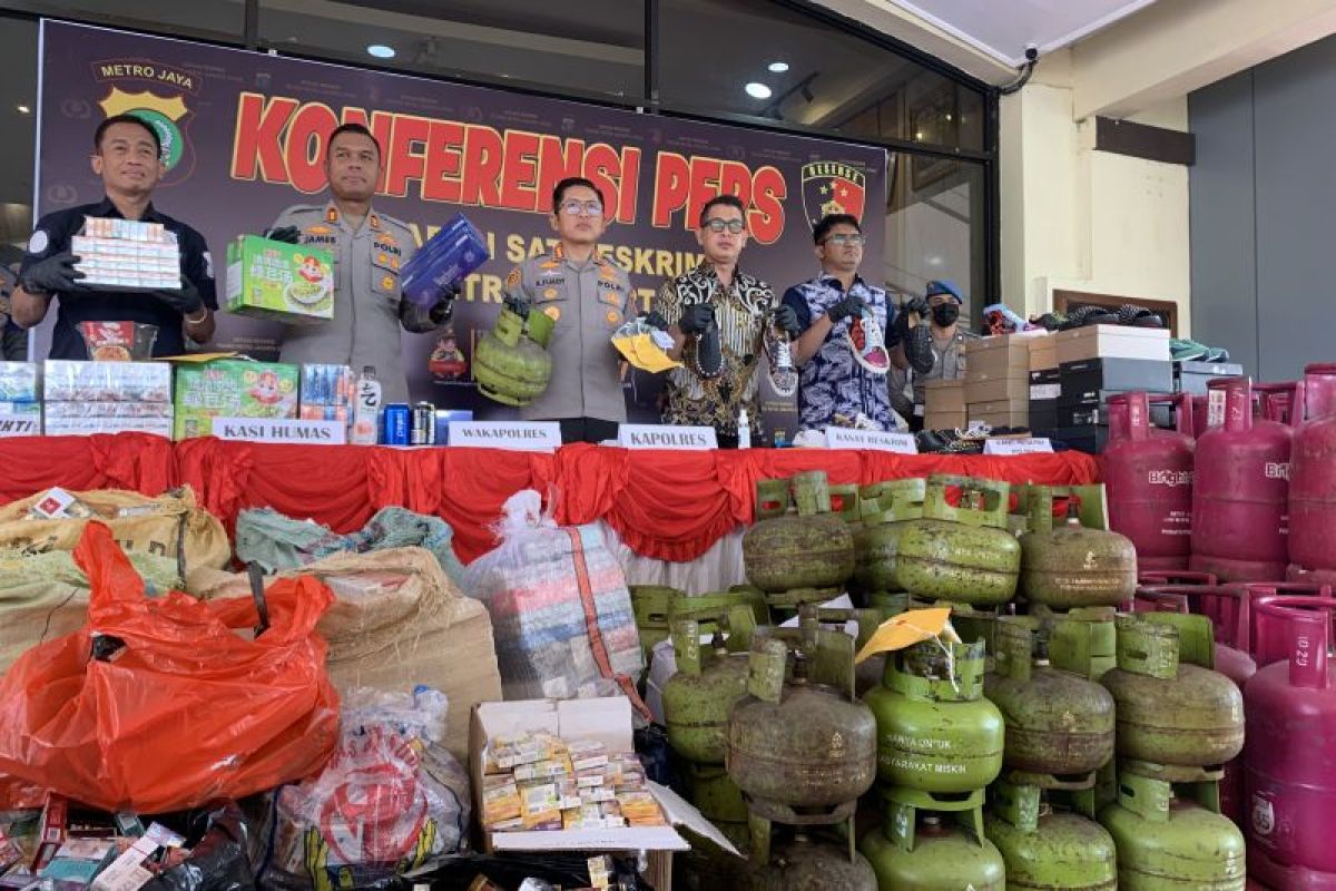 Polisi tangkap penjual rokok impor ilegal dengan keuntungan Rp2 miliar