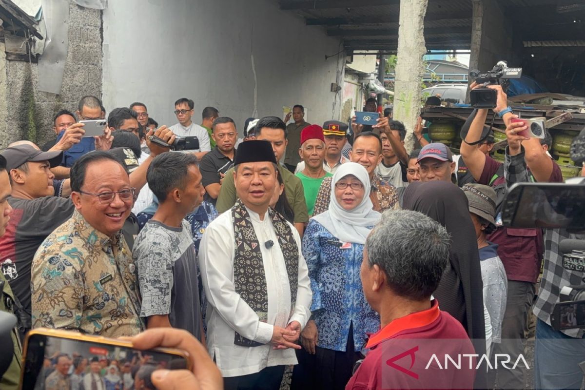 Pj Gubernur DKI tinjau pangkalan elpiji 3 kg di Kramat Jati