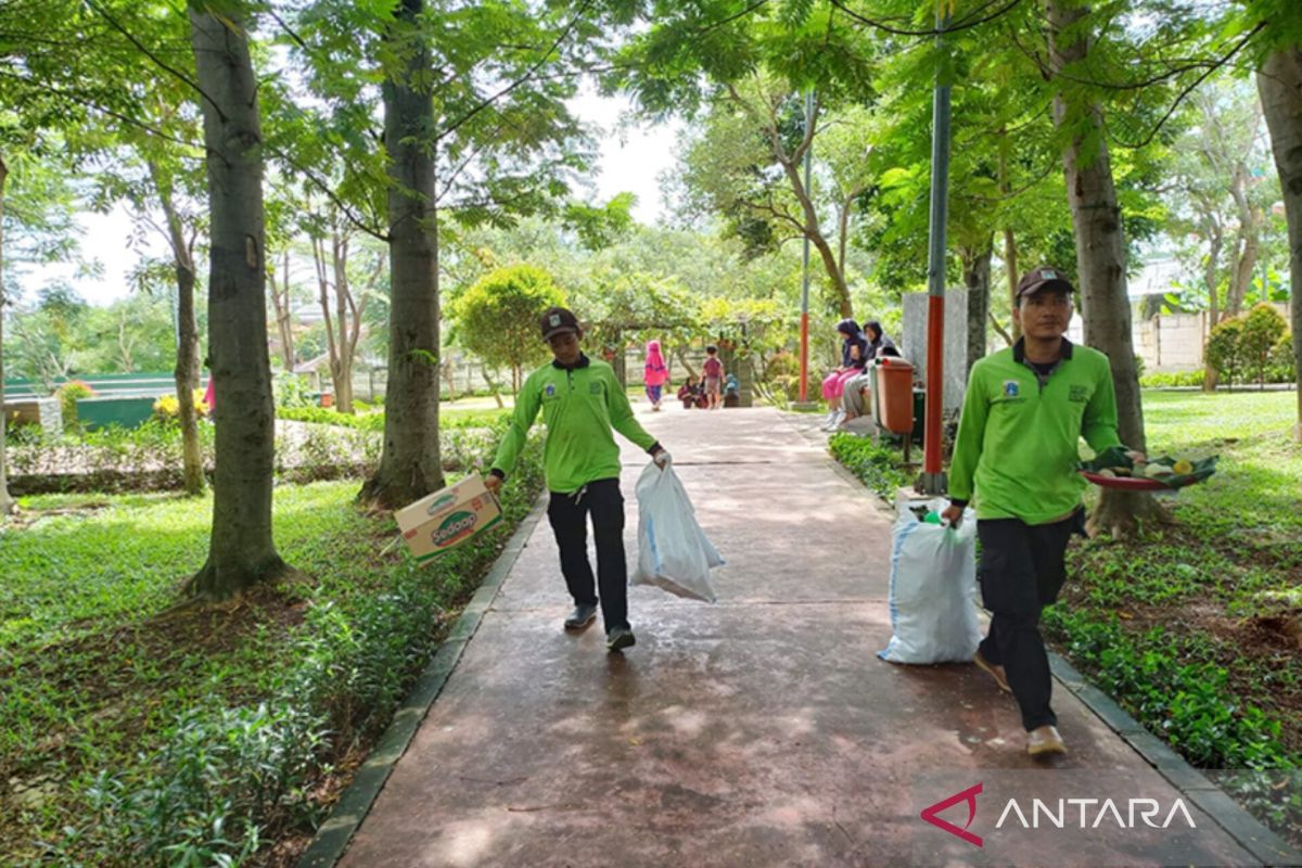 Pemkot Jaktim siapkan dua taman untuk beroperasi 24 jam