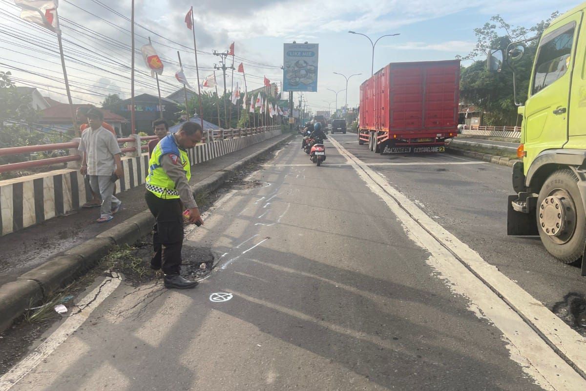 Polres Batang  evakuasi dua korban tewas akibat hindari jalan berlubang