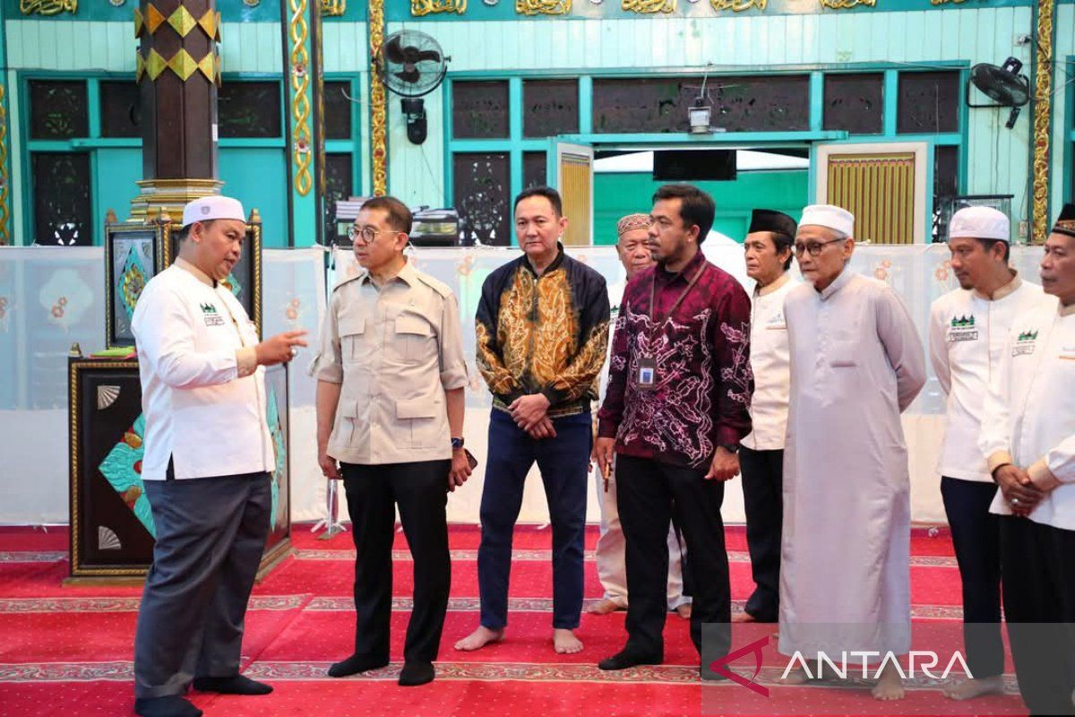 Menteri Kebudayaan kunjungi Masjid Sultan Suriansyah Banjarmasin 